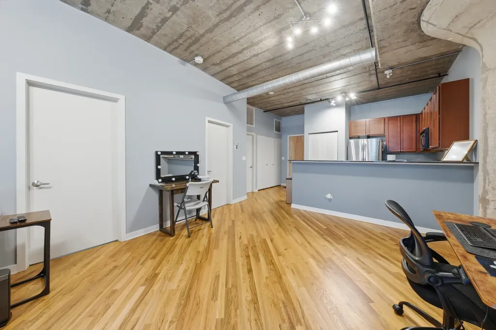 1111 West 14th Place Chicago IL 60608