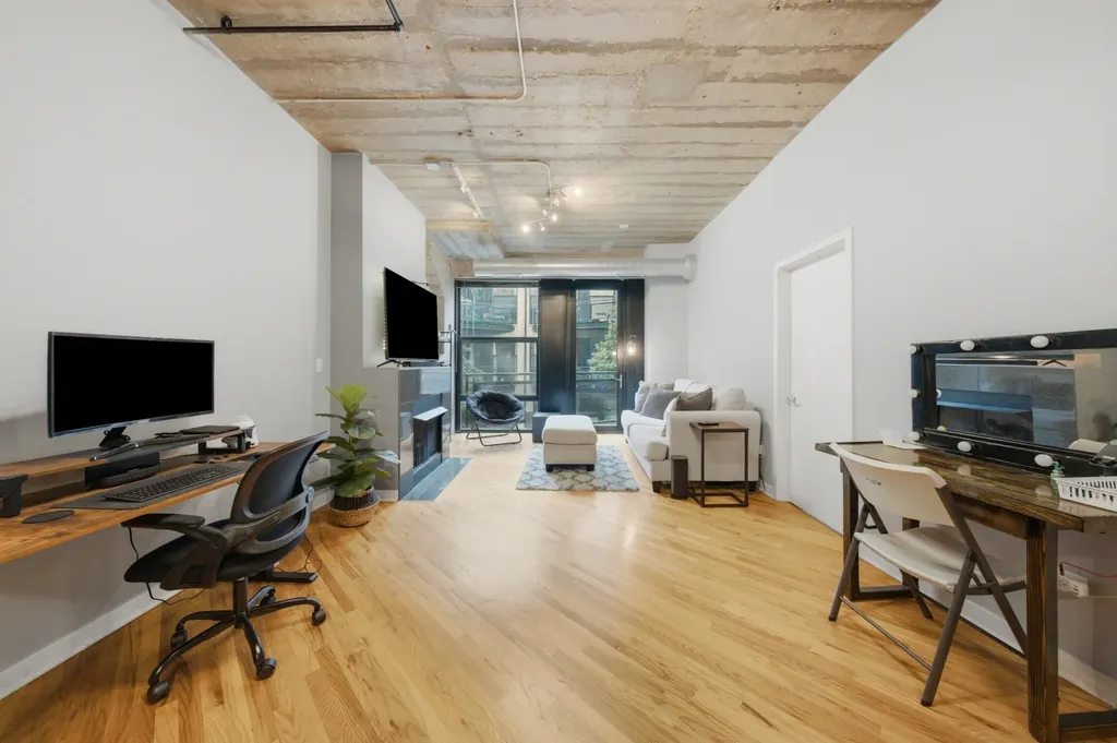 1111 West 14th Place Chicago IL 60608