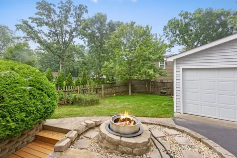 941 Greenwood Avenue Deerfield IL 60015