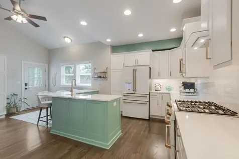 941 Greenwood Avenue Deerfield IL 60015