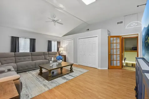 201 Laura Avenue Shorewood IL 60404