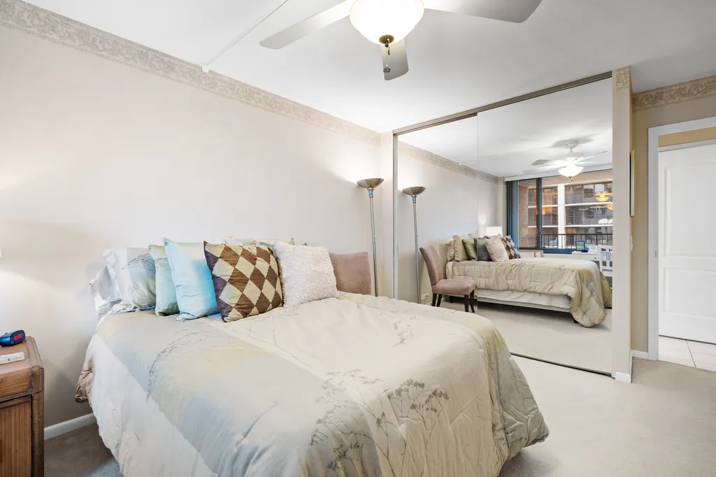 1555 North Sandburg Terrace Chicago IL 60610