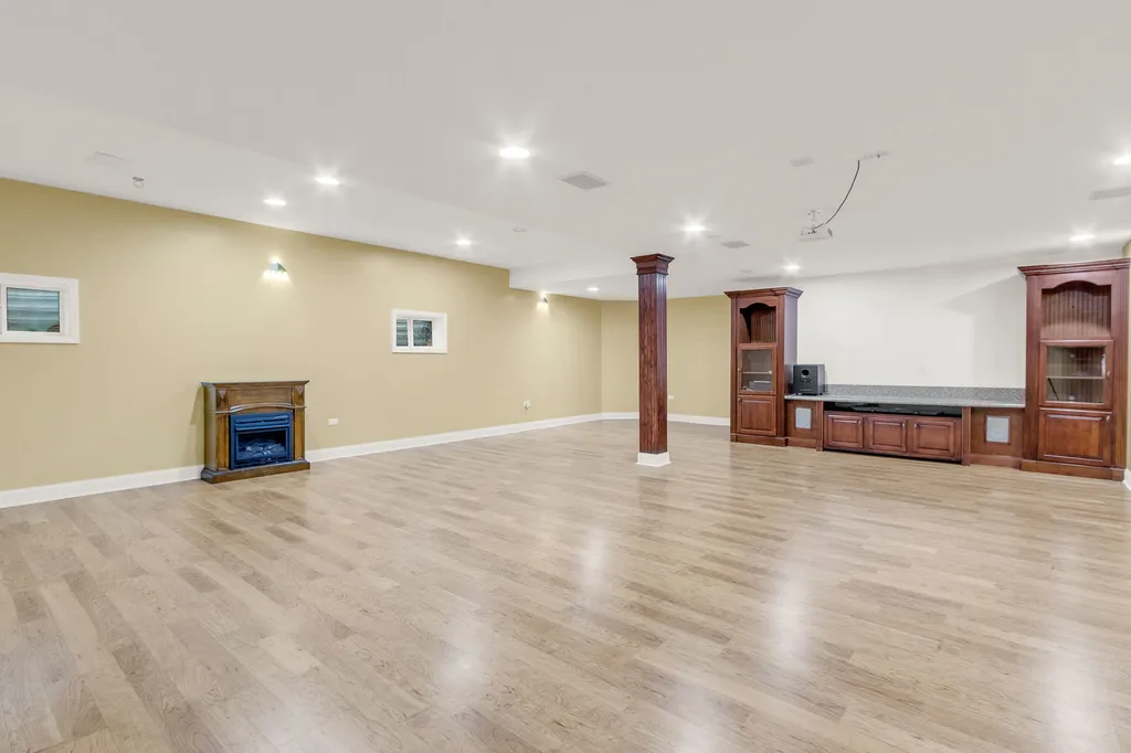 1948 Saddle Farm Lane Naperville IL 60564