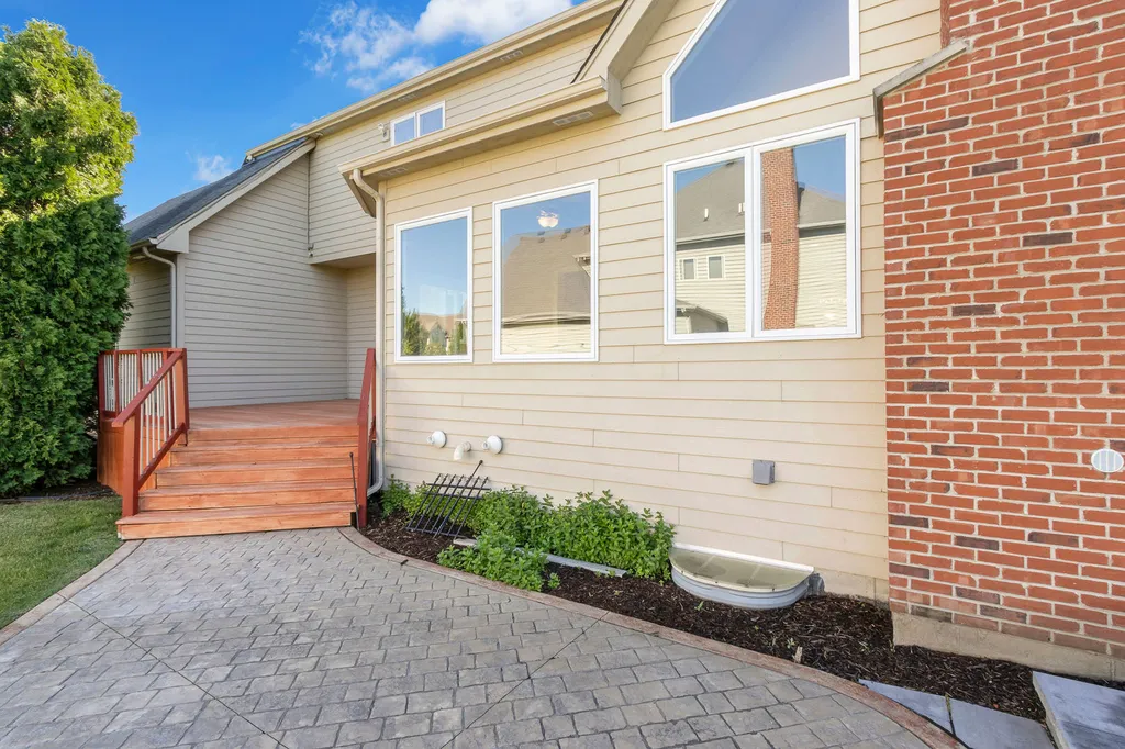 1948 Saddle Farm Lane Naperville IL 60564