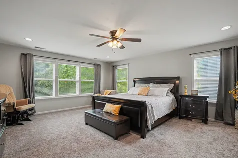 2989 Wagon Road Elgin IL 60124