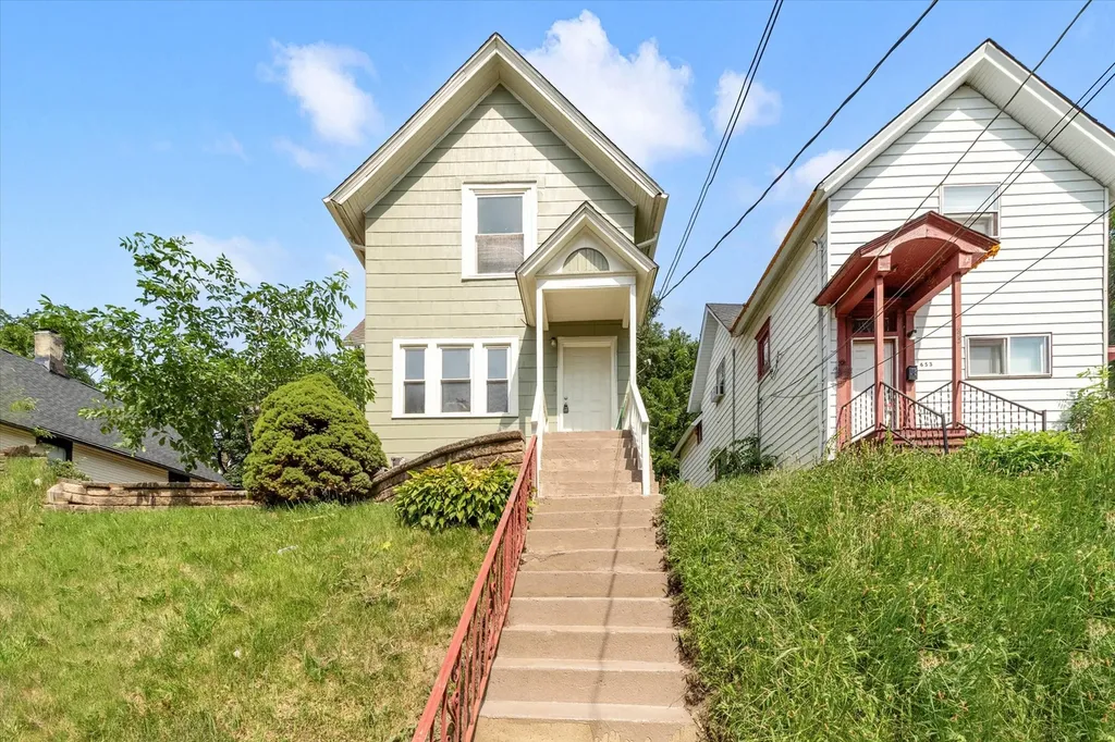 649 Wellington Avenue Elgin IL 60120