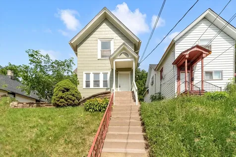 649 Wellington Avenue Elgin IL 60120