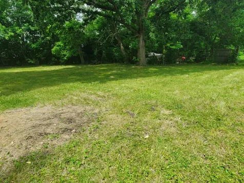 602 3RD Avenue East Moline IL 61244