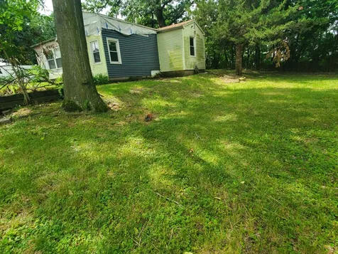 602 3RD Avenue East Moline IL 61244