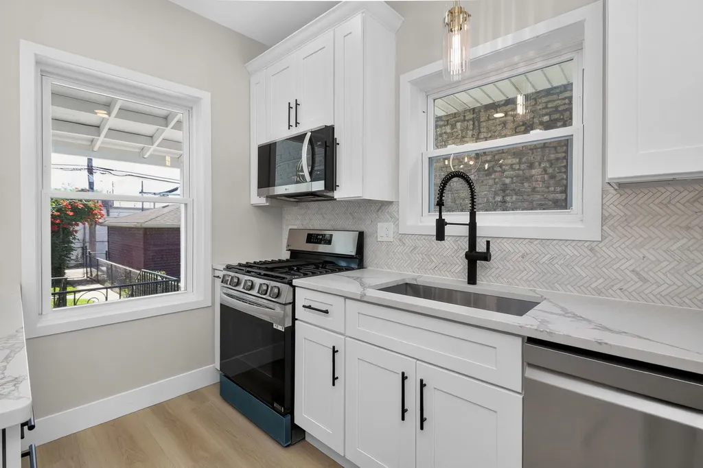 5311 West Cuyler Avenue Chicago IL 60641