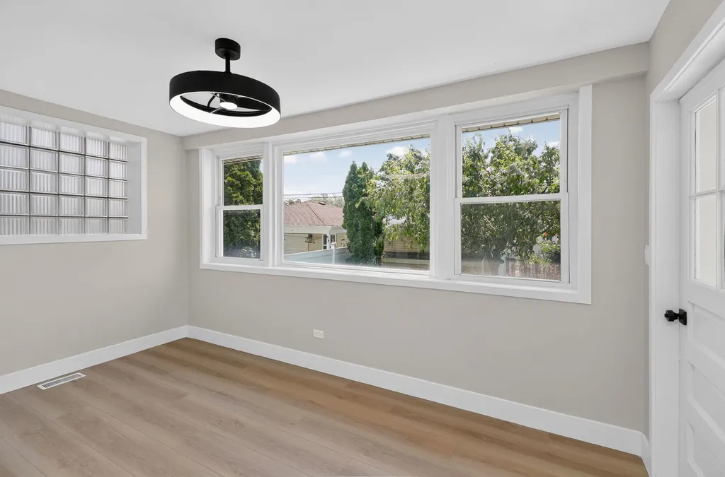 5311 West Cuyler Avenue Chicago IL 60641