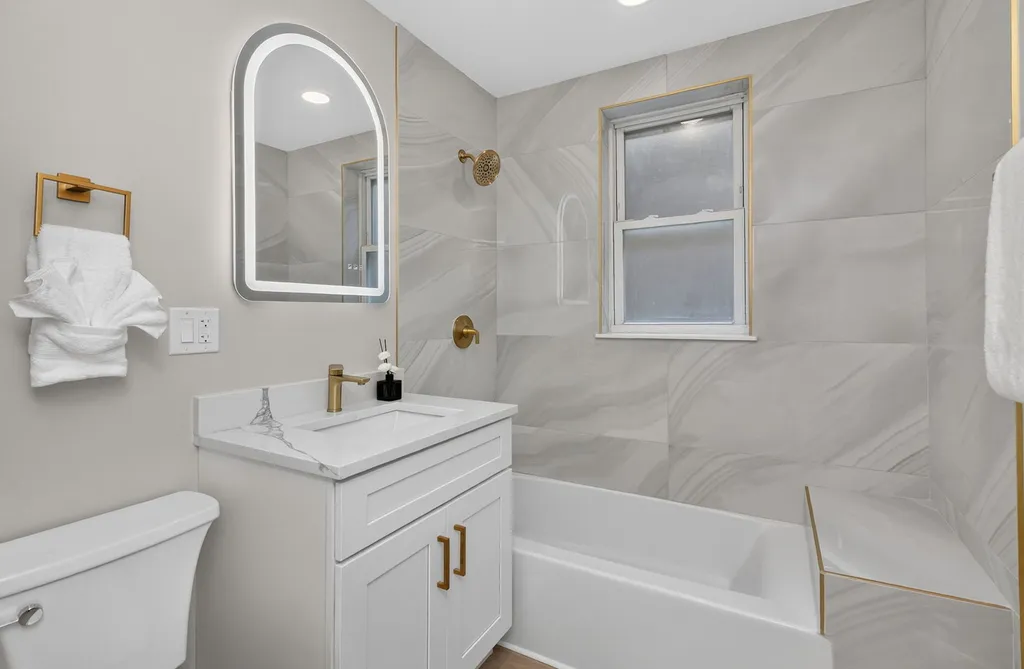 5311 West Cuyler Avenue Chicago IL 60641