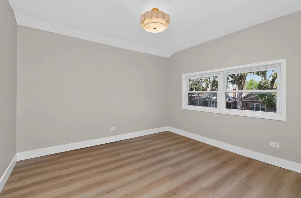 5311 West Cuyler Avenue Chicago IL 60641