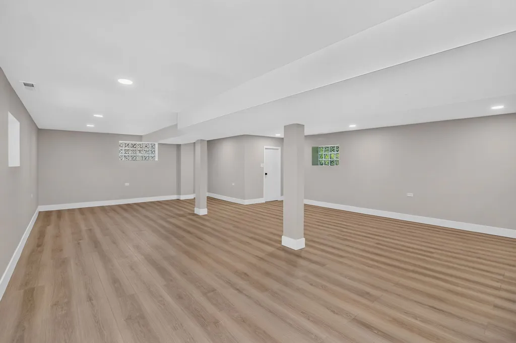 5311 West Cuyler Avenue Chicago IL 60641