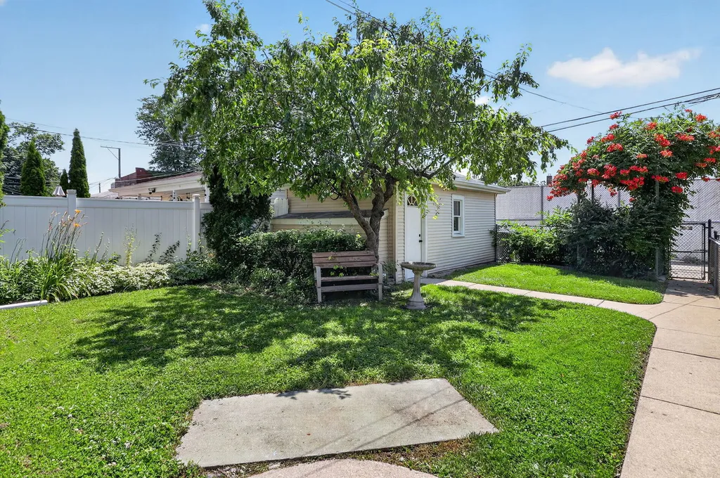 5311 West Cuyler Avenue Chicago IL 60641