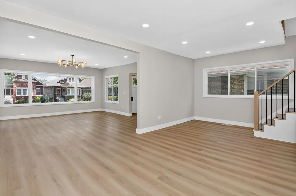 5311 West Cuyler Avenue Chicago IL 60641