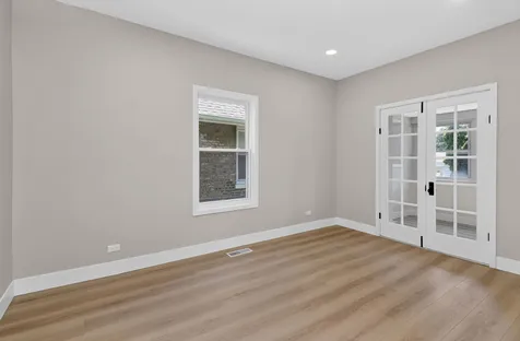 5311 West Cuyler Avenue Chicago IL 60641