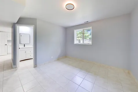 16w250 93RD Place Burr Ridge IL 60527