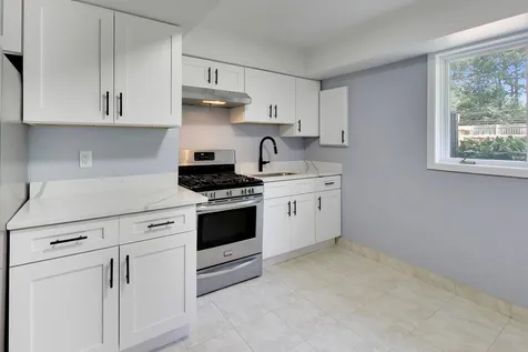 16w250 93RD Place Burr Ridge IL 60527