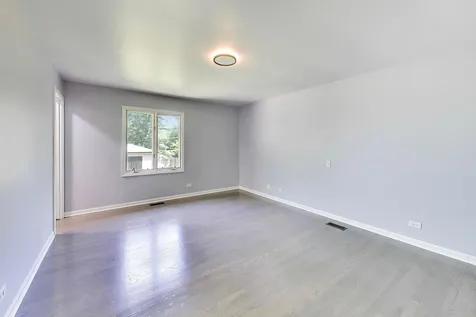 16w250 93RD Place Burr Ridge IL 60527