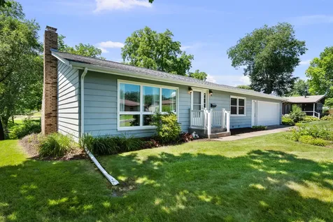 4517 5TH Street A East Moline IL 61244