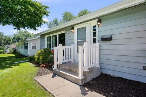 4517 5TH Street A East Moline IL 61244