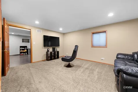 327 Miner Street Bensenville IL 60106
