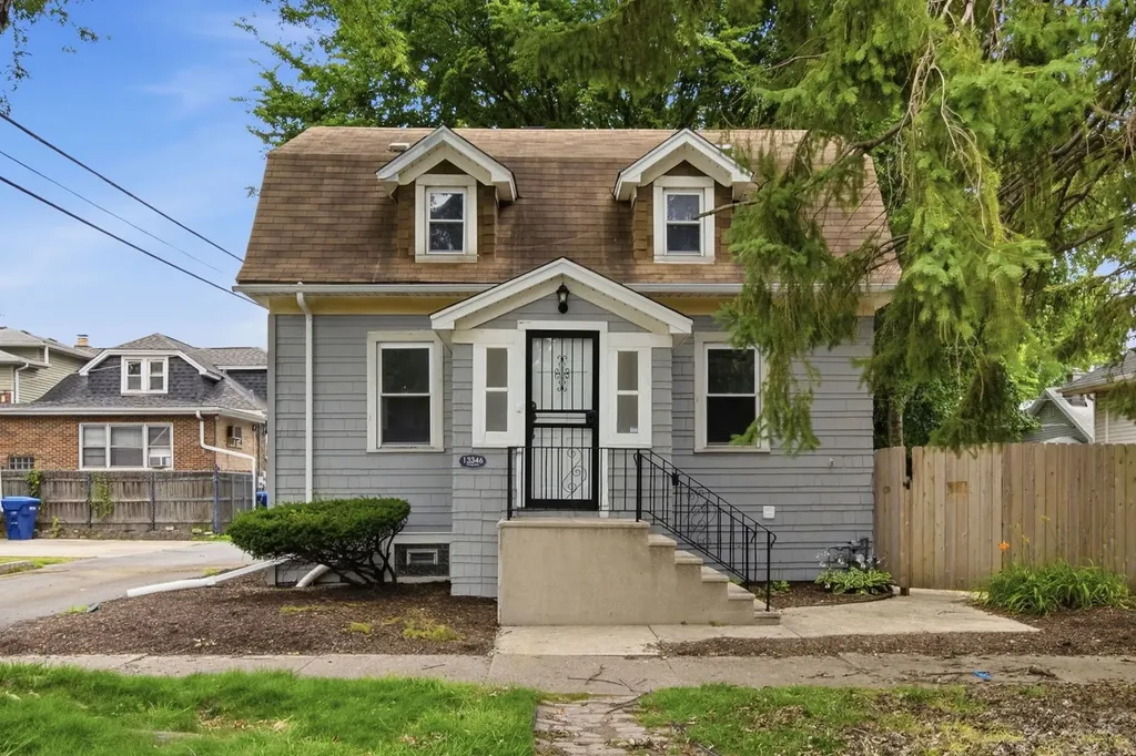 13346 Irving Avenue Blue Island IL 60406