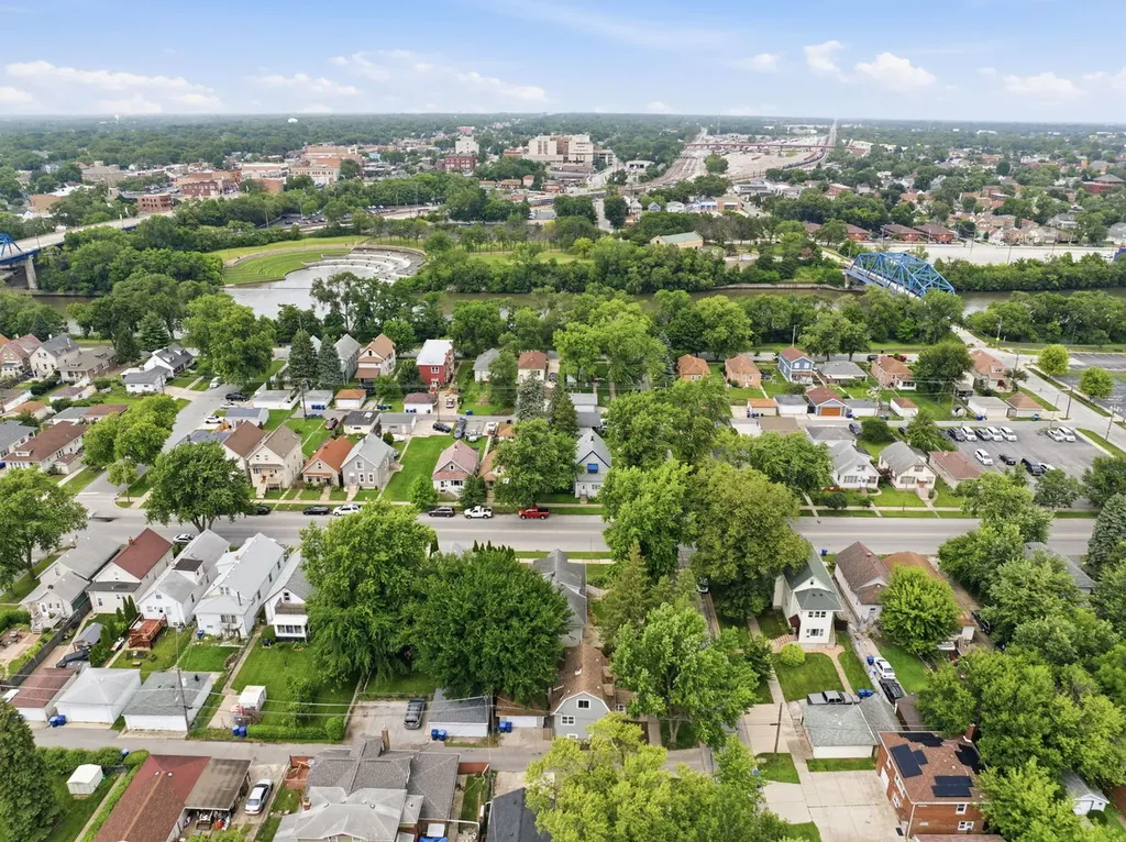 13346 Irving Avenue Blue Island IL 60406