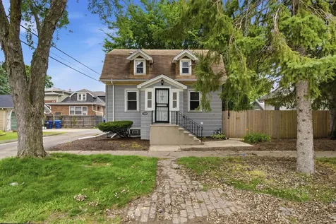 13346 Irving Avenue Blue Island IL 60406