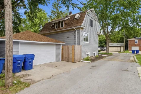 13346 Irving Avenue Blue Island IL 60406