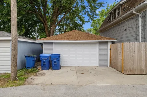 13346 Irving Avenue Blue Island IL 60406