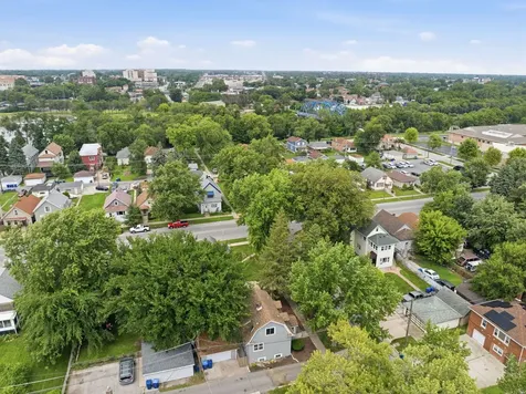 13346 Irving Avenue Blue Island IL 60406