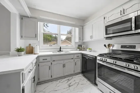 13346 Irving Avenue Blue Island IL 60406