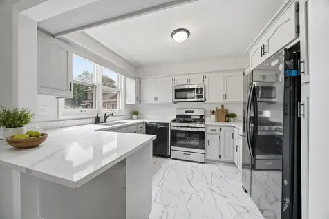 13346 Irving Avenue Blue Island IL 60406