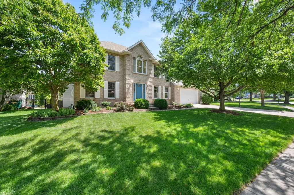 1239 Yorkshire Drive S Sycamore IL 60178