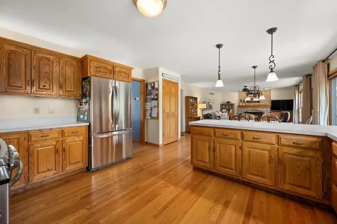 1239 Yorkshire Drive S Sycamore IL 60178