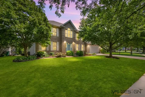 1239 Yorkshire Drive S Sycamore IL 60178