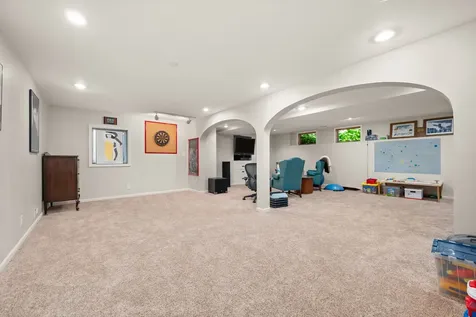 1239 Yorkshire Drive S Sycamore IL 60178