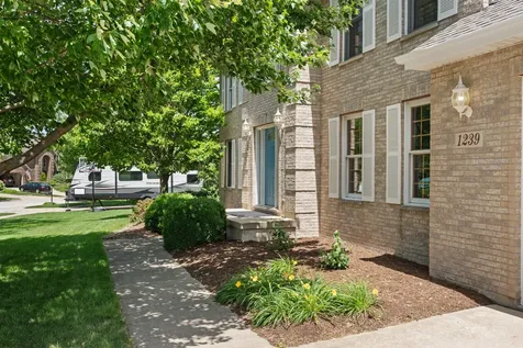 1239 Yorkshire Drive S Sycamore IL 60178