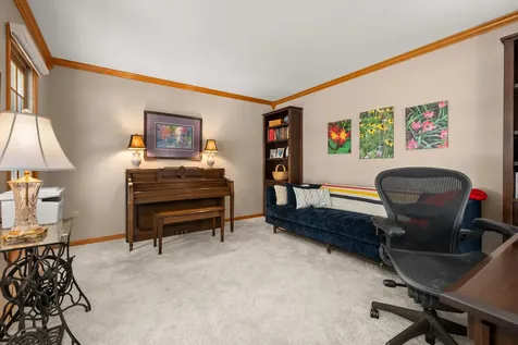 1239 Yorkshire Drive S Sycamore IL 60178