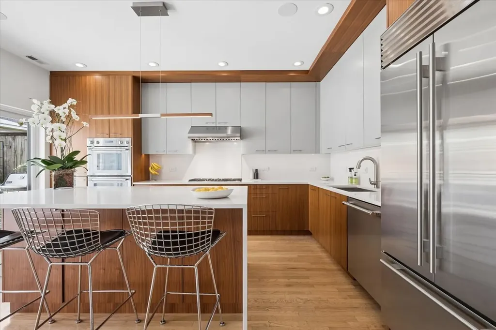 1922 West Cortland Street Chicago IL 60622