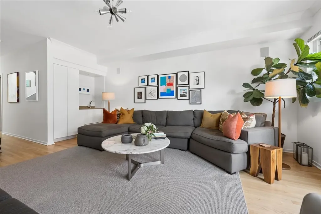 1922 West Cortland Street Chicago IL 60622