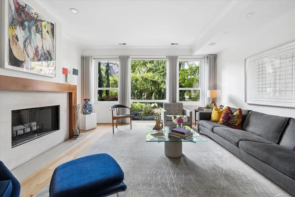 1922 West Cortland Street Chicago IL 60622