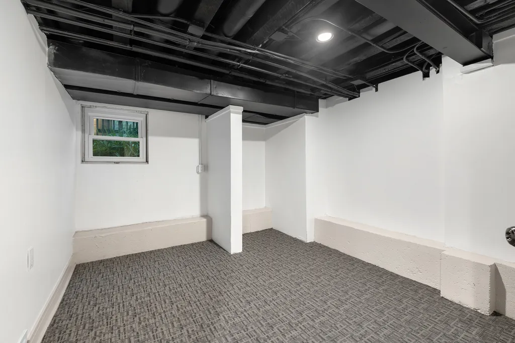 2927 North Rockwell Street Chicago IL 60618