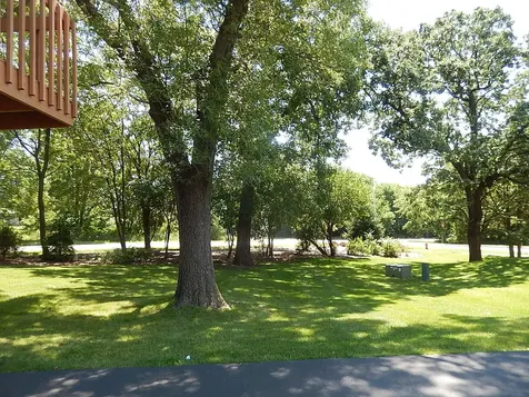 375 Woodridge Circle South Elgin IL 60177