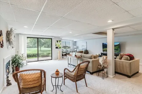 447 White Oak Lane Lake Barrington IL 60010