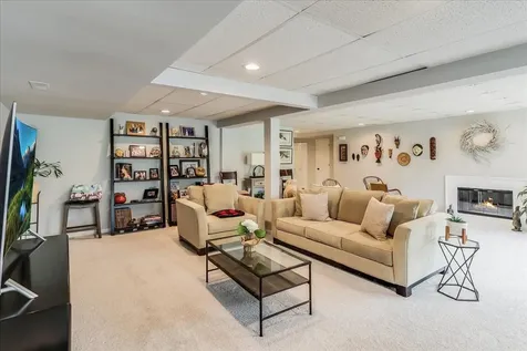 447 White Oak Lane Lake Barrington IL 60010