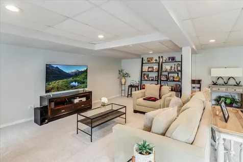 447 White Oak Lane Lake Barrington IL 60010