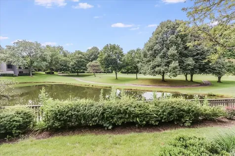 447 White Oak Lane Lake Barrington IL 60010